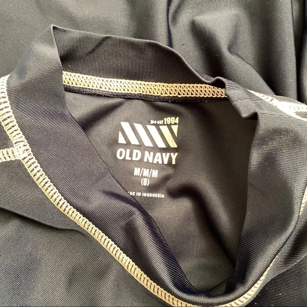 Old Navy blue and white short sleeve rash guard M